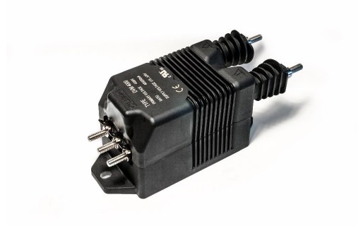 600 至 4200 VRMS 的 DVM 电压传感器系列 